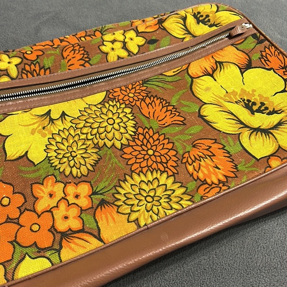 Bantam Travelware Flower Suitcase Floral Case Makeup Overnight Bag 60s - Picture 3 of 13